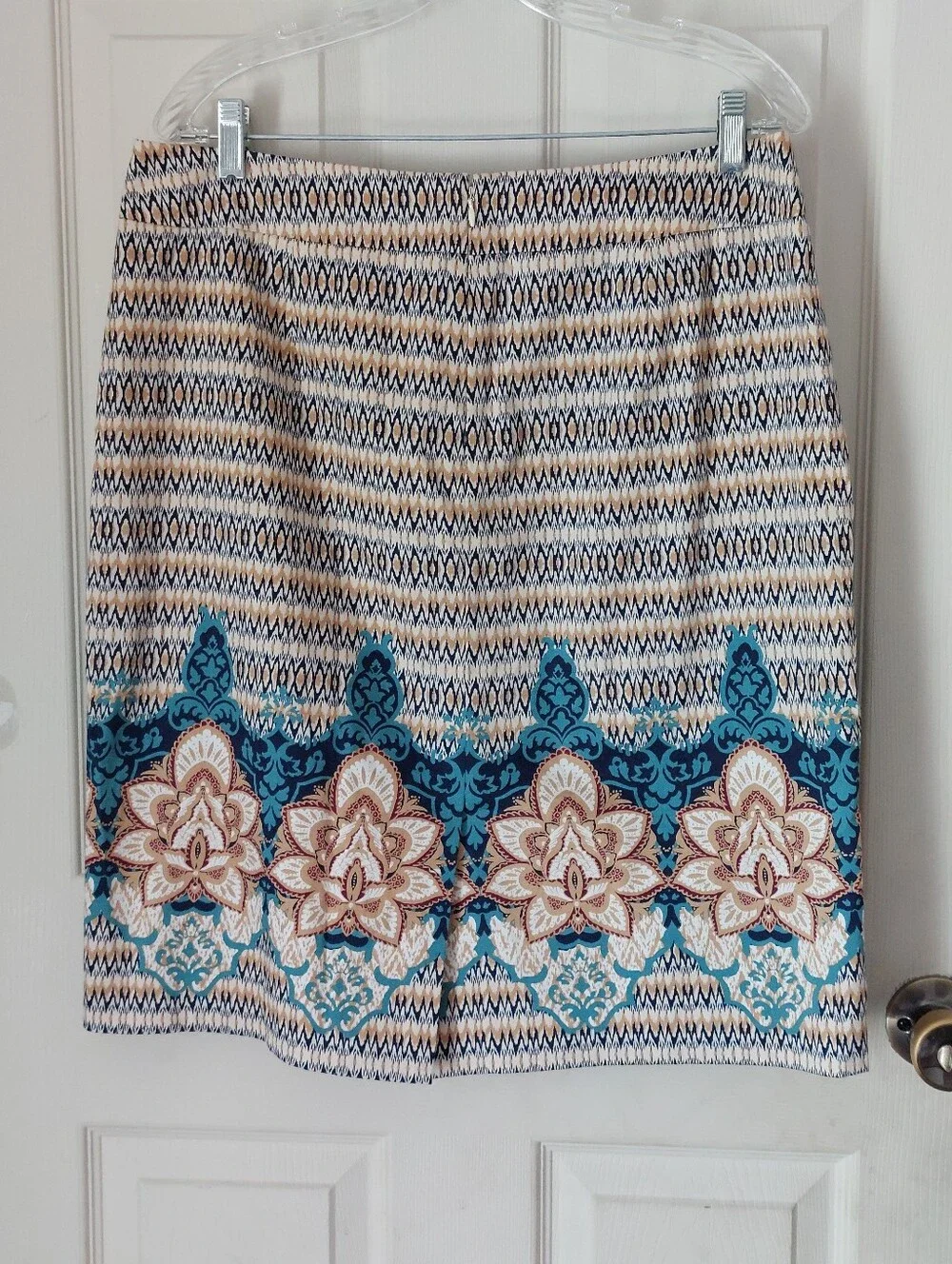 Ann Taylor Blue & Beige Ikat Floral Border Print Pencil Skirt Size 14 - Picture 2 of 8